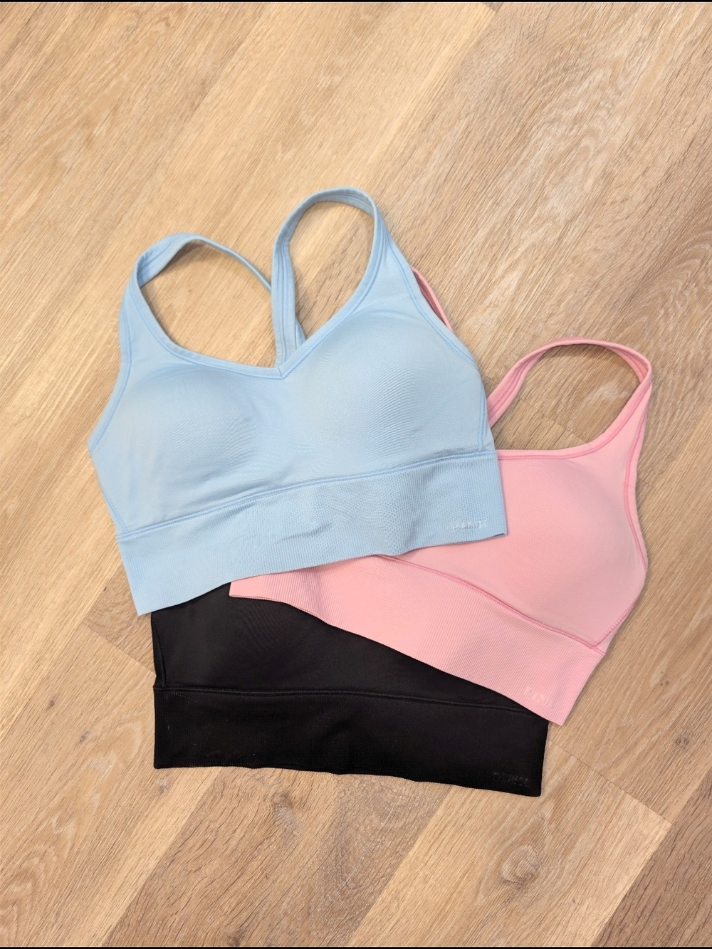 3 Victoria's Secret Pink Seamless Air Medium-Support Sports Bras